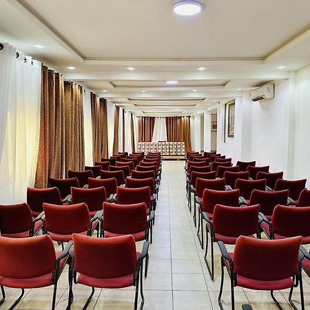 Hotel Yaahot Yaoundé Exteriér fotografie