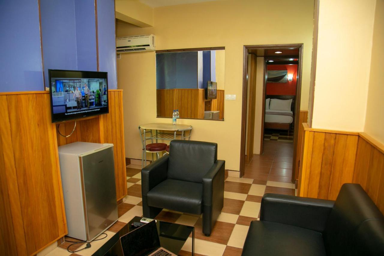 Hotel Yaahot Yaoundé Exteriér fotografie
