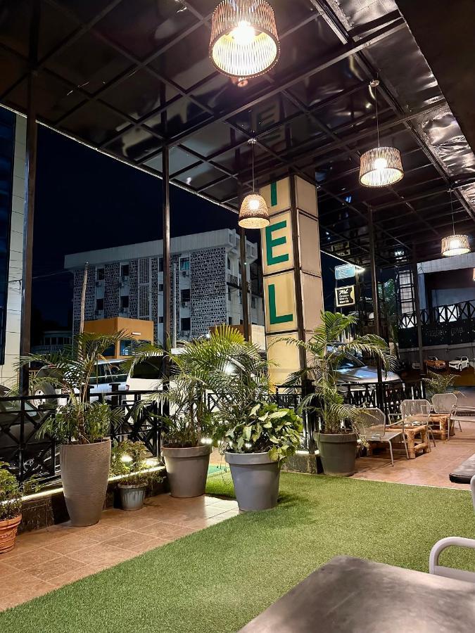 Hotel Yaahot Yaoundé Exteriér fotografie
