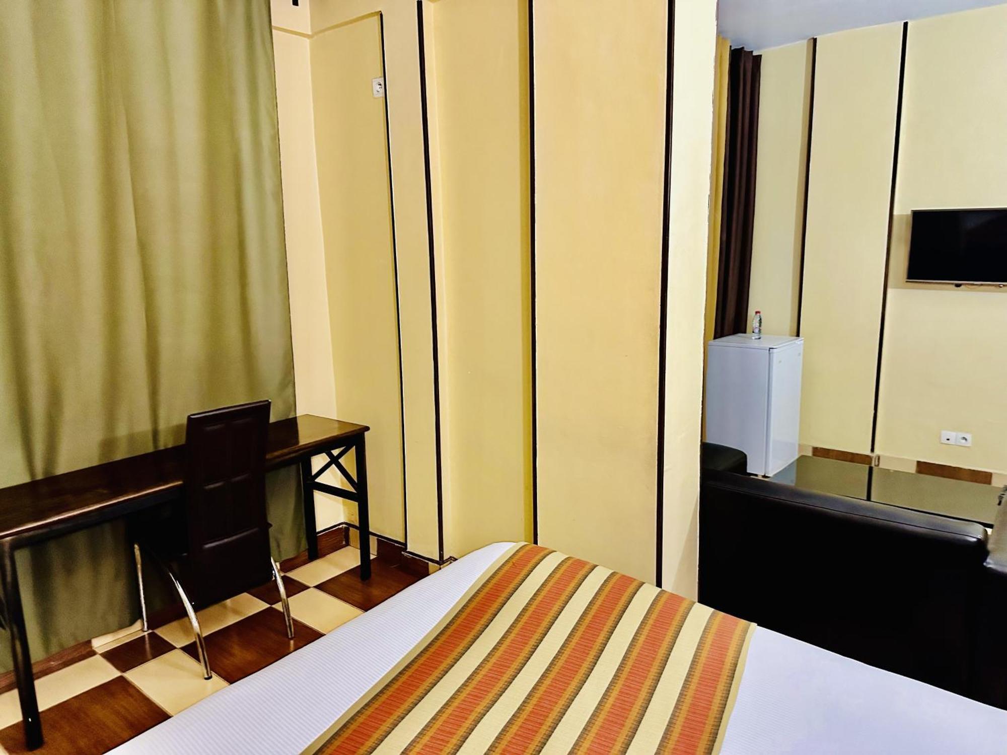 Hotel Yaahot Yaoundé Exteriér fotografie