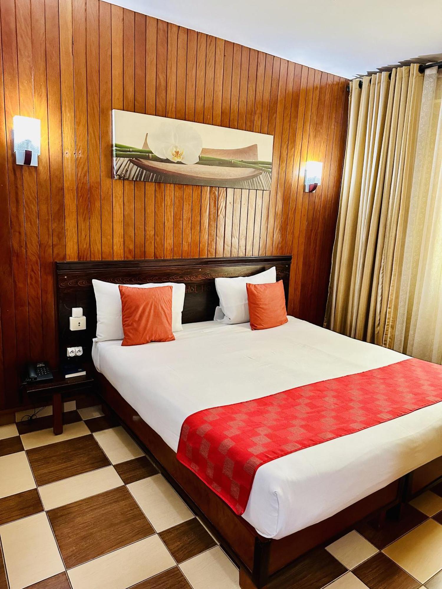 Hotel Yaahot Yaoundé Exteriér fotografie