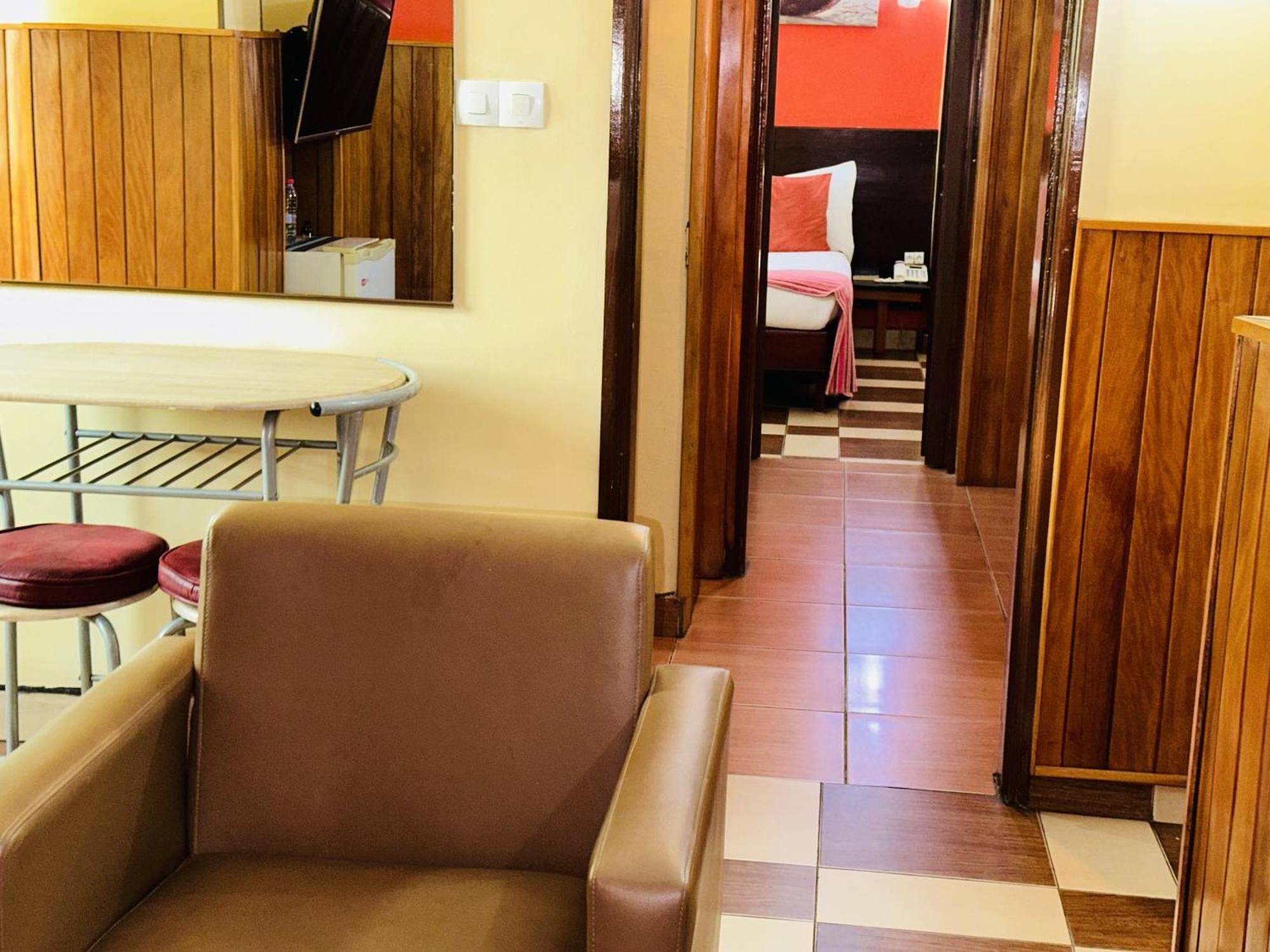 Hotel Yaahot Yaoundé Exteriér fotografie