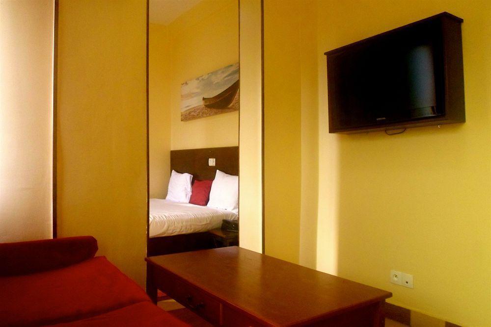 Hotel Yaahot Yaoundé Exteriér fotografie