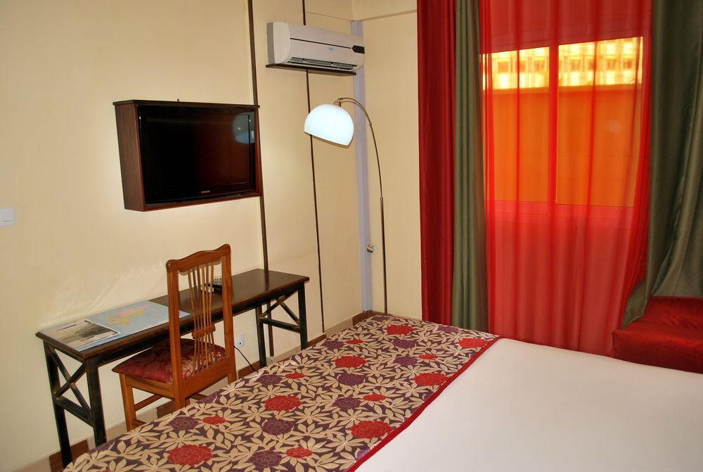 Hotel Yaahot Yaoundé Exteriér fotografie