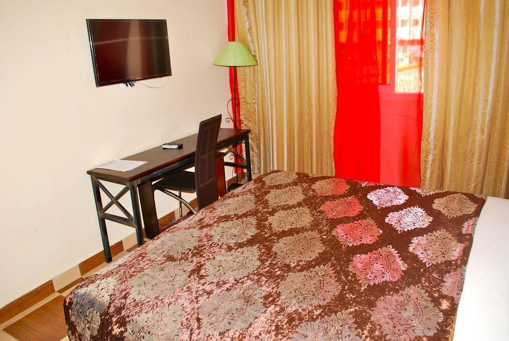 Hotel Yaahot Yaoundé Exteriér fotografie