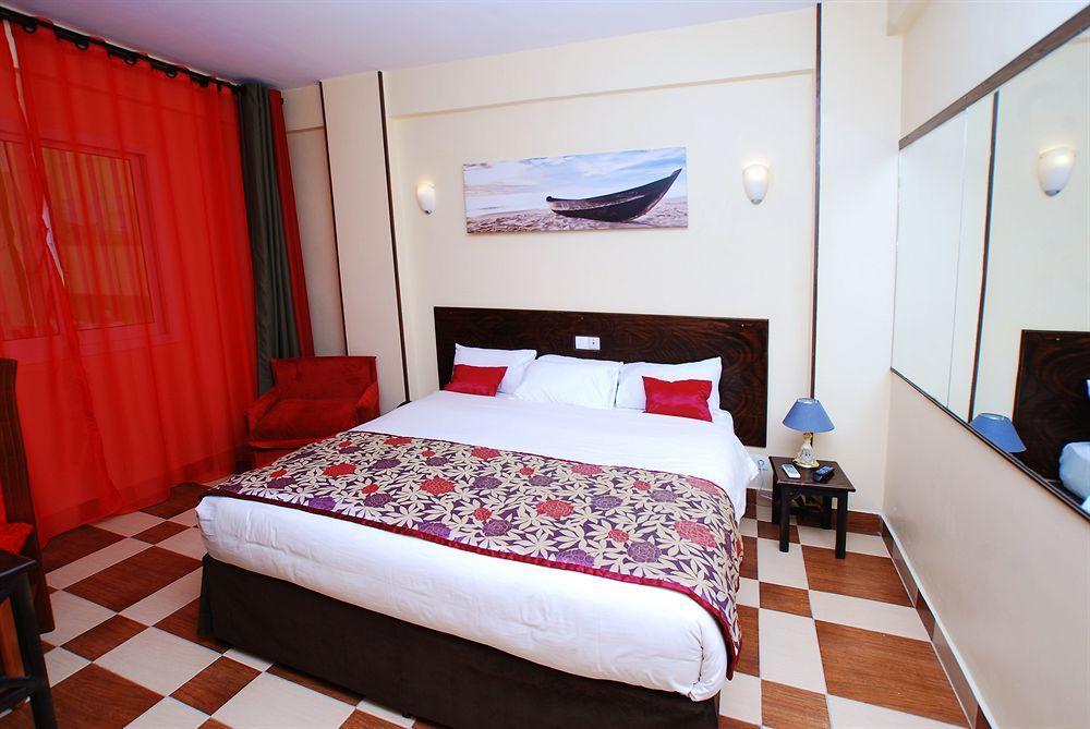 Hotel Yaahot Yaoundé Exteriér fotografie
