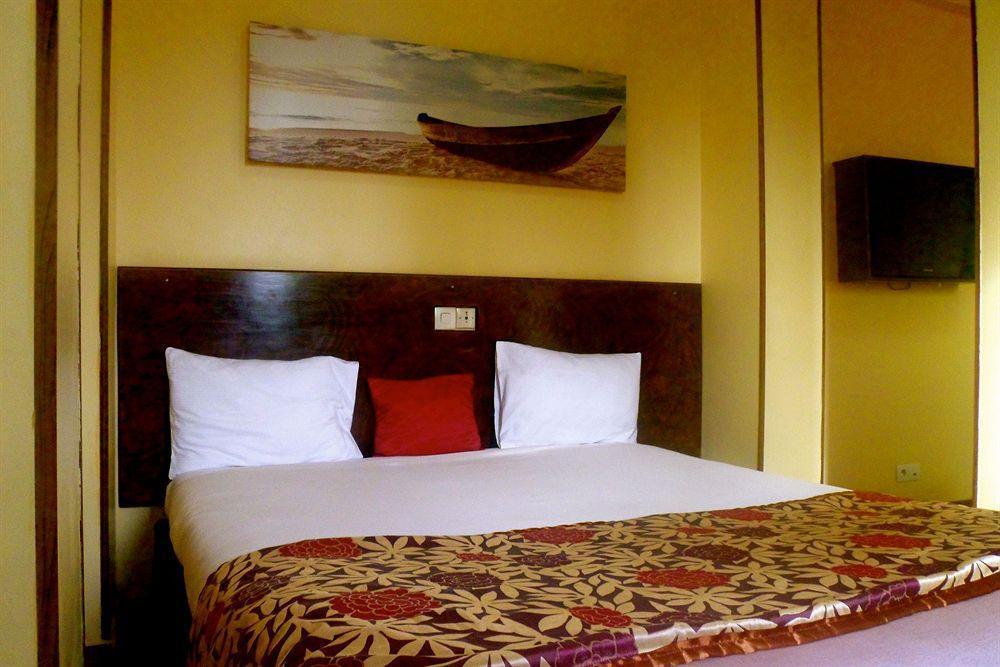 Hotel Yaahot Yaoundé Exteriér fotografie