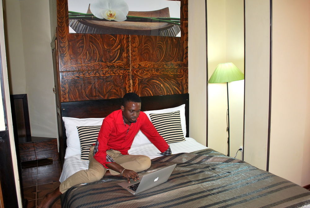 Hotel Yaahot Yaoundé Exteriér fotografie
