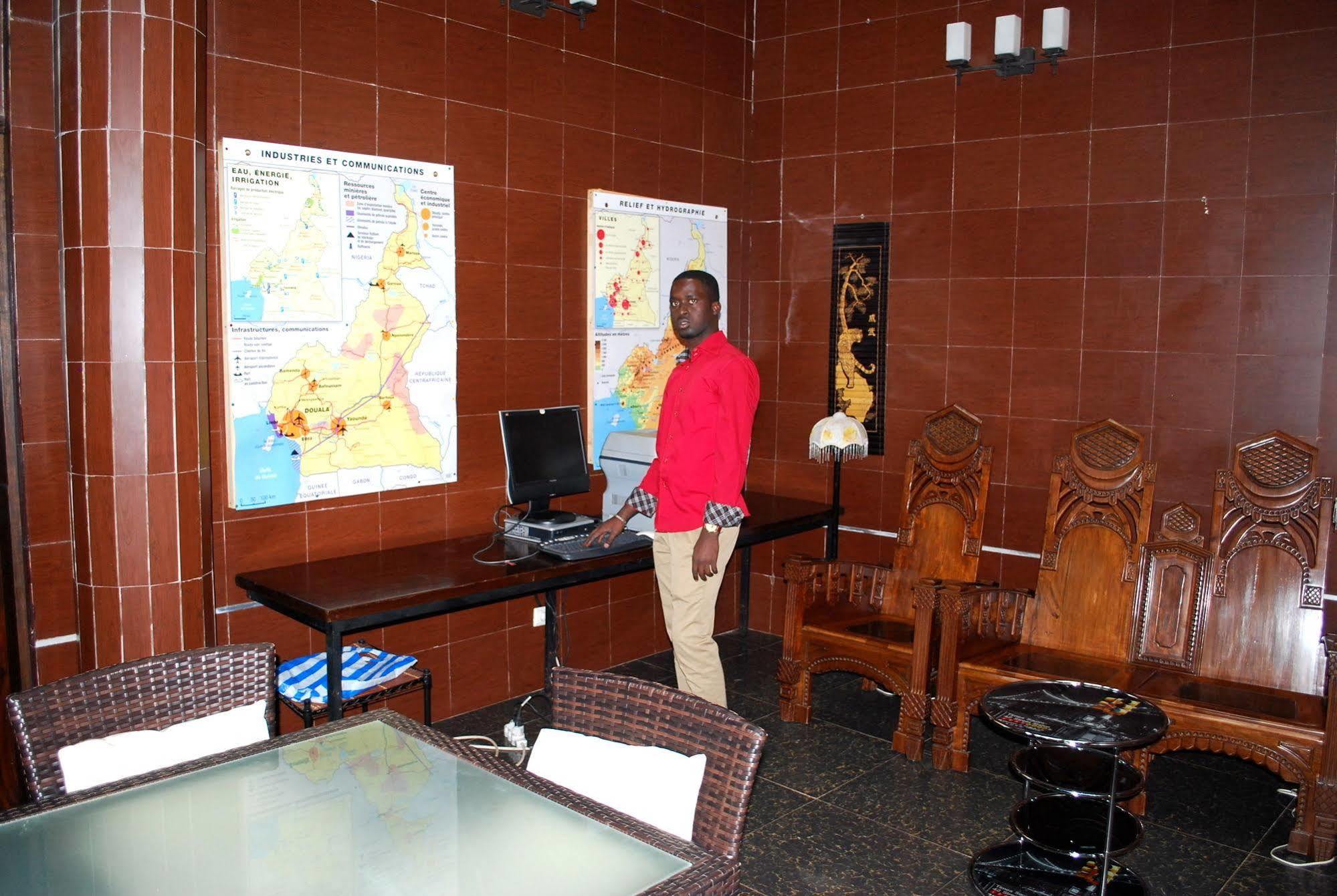Hotel Yaahot Yaoundé Exteriér fotografie