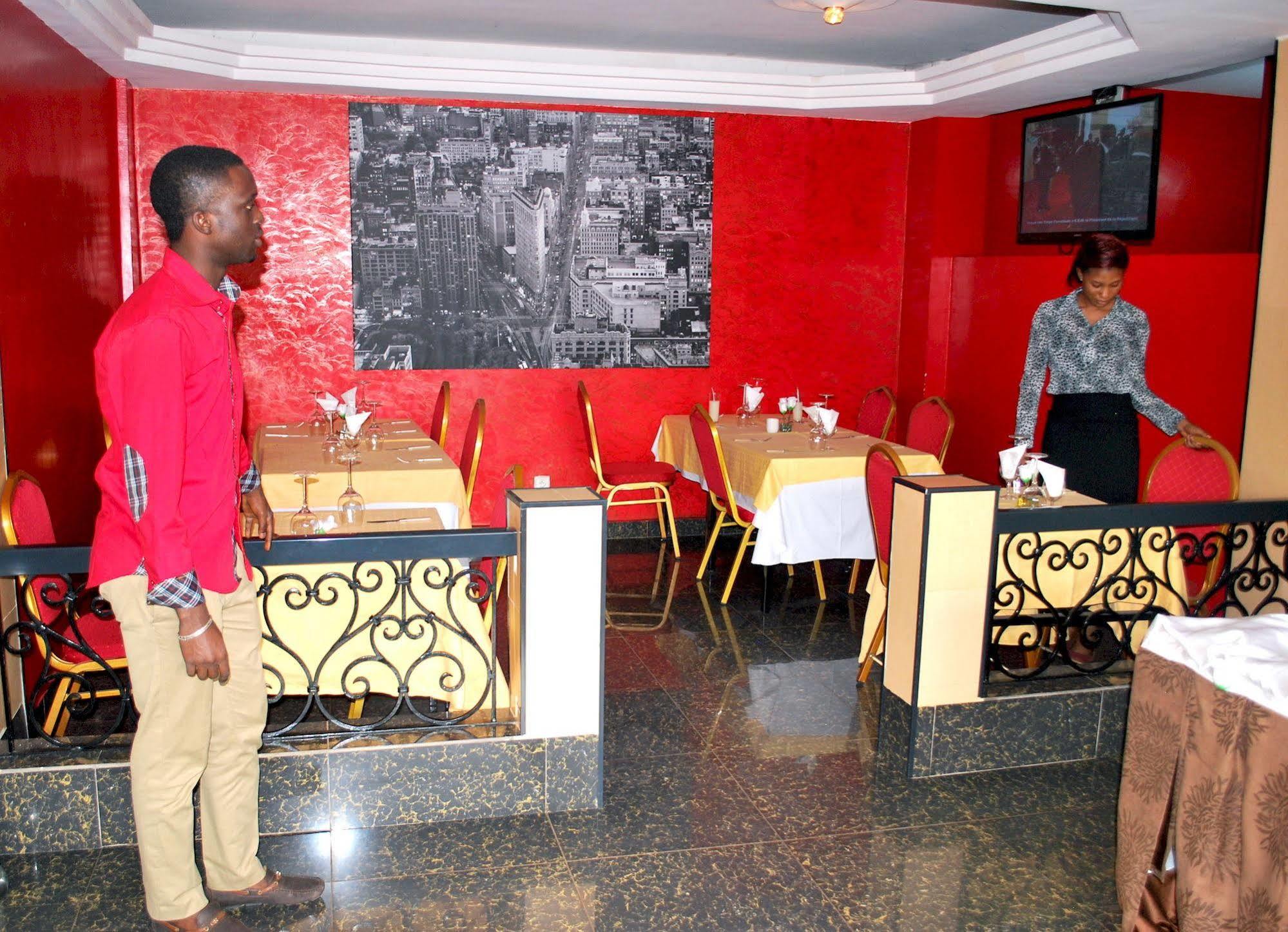 Hotel Yaahot Yaoundé Exteriér fotografie